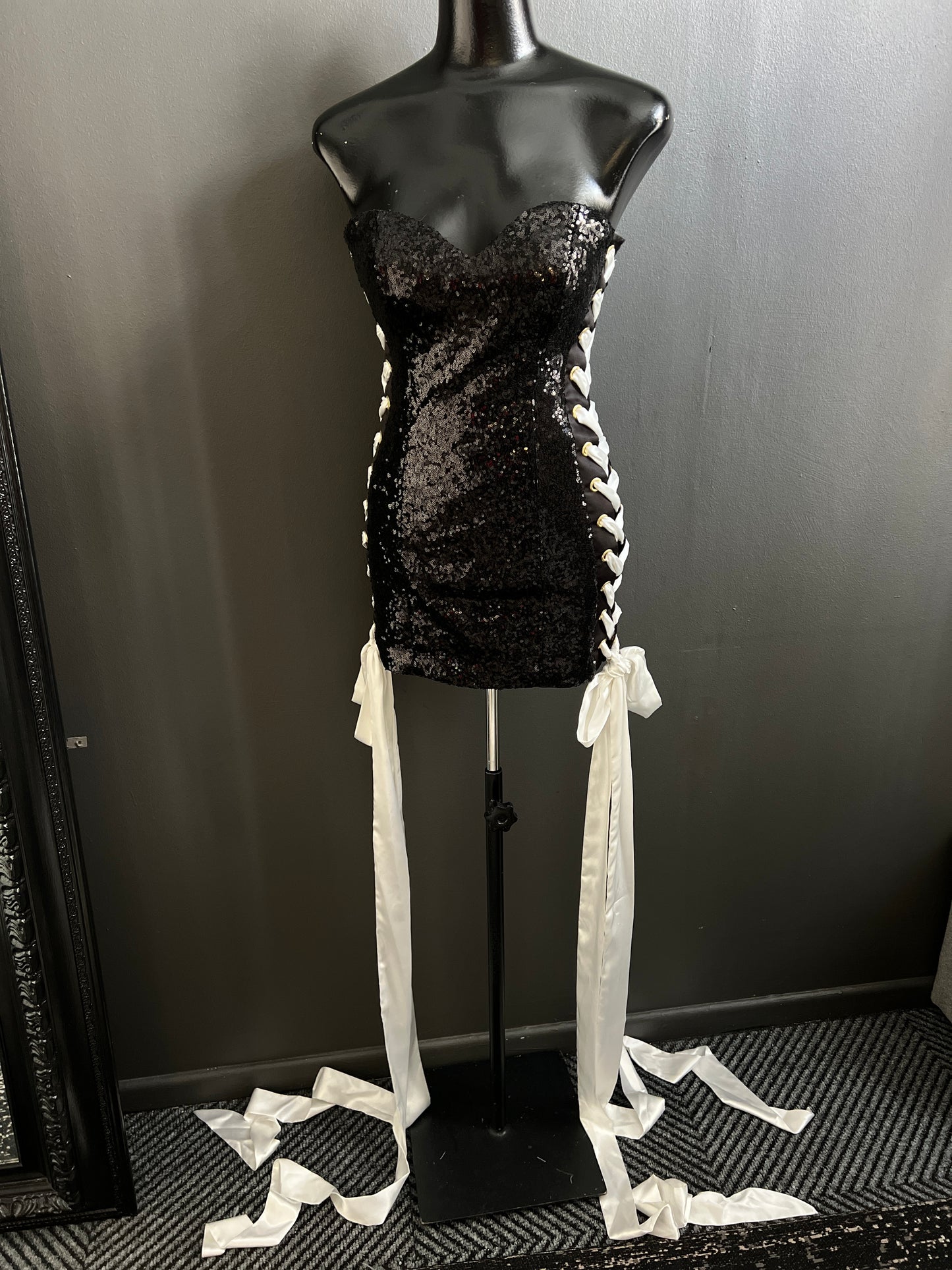 CODE 4033: Size 6/8