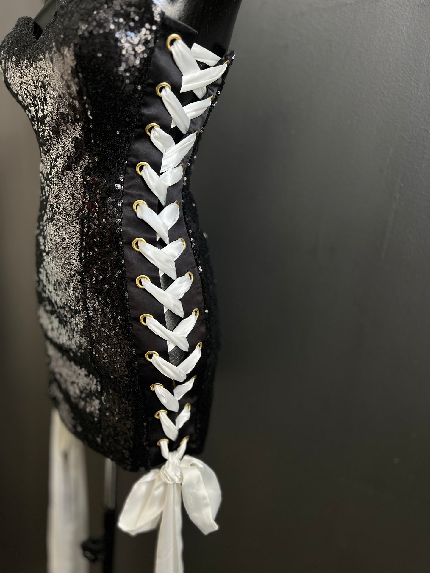 CODE 4033: Size 6/8