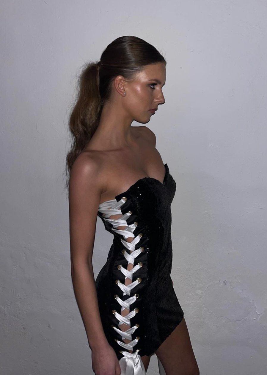 CODE 4033: Size 6/8