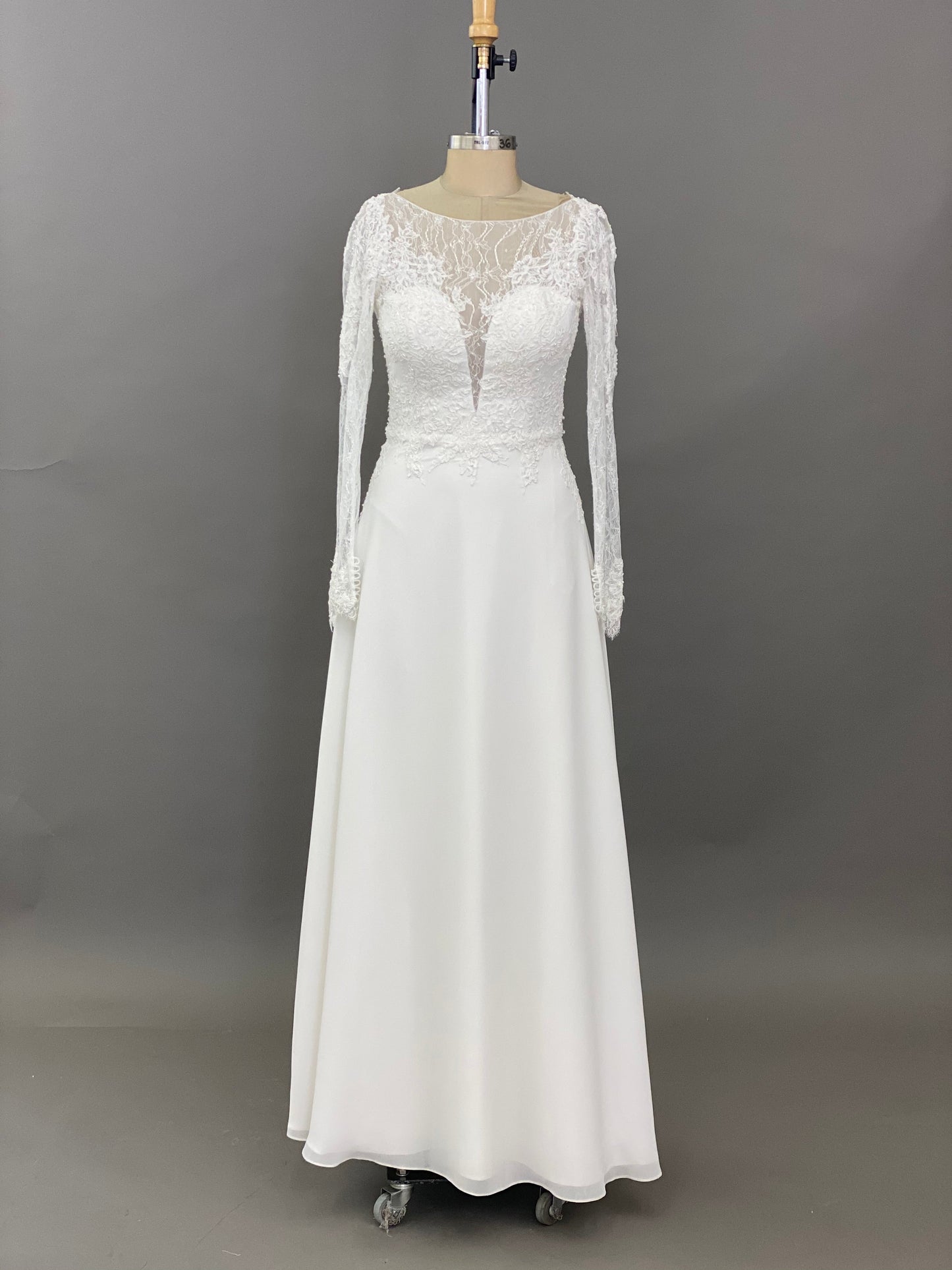 CODE 2037: Milk chiffon with beaded Chantilly lace, Size 10/12