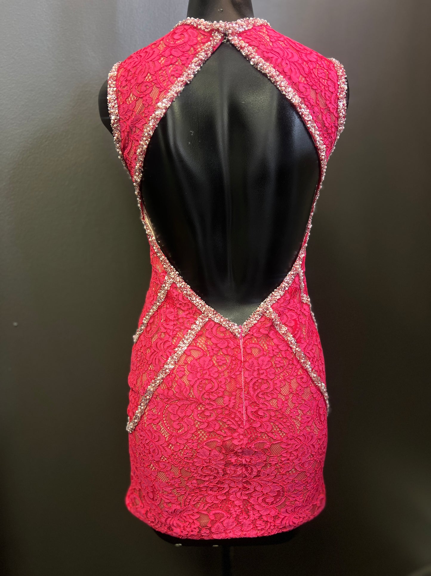 CODE 4097: Size 8/10