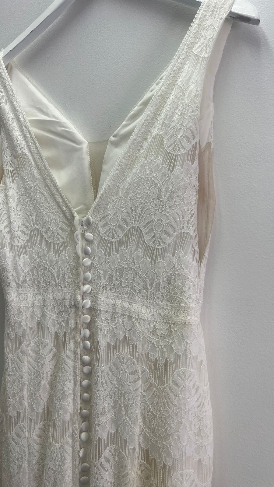 CODE 2008: Off-white full lace, Size 14