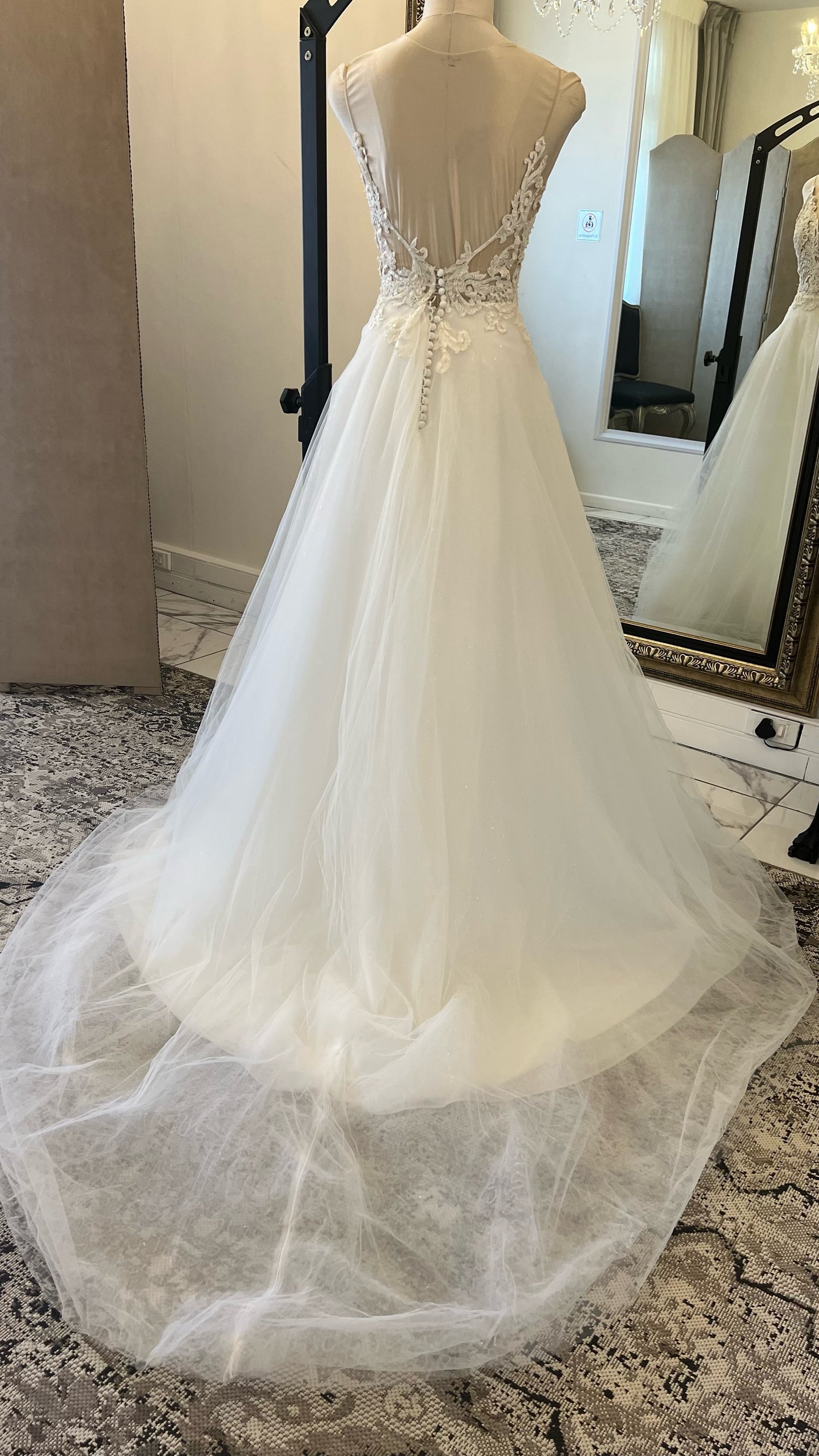 CODE 2136: Size 6